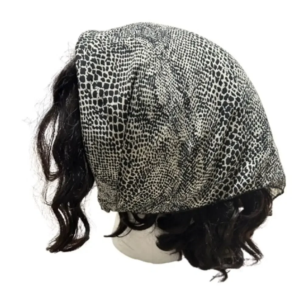GUC Stylish Black and White Animal Print Women's Square Scarf. Size OS.